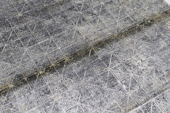 Image 1 of Machine Woven Aricarpets-Flower Design Viscose Silk 170 X 120 Cm New Carpet