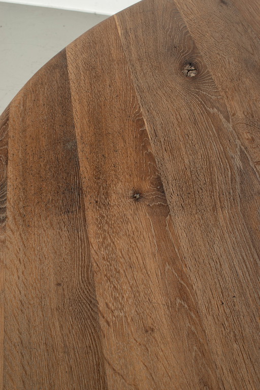 Robust oak table