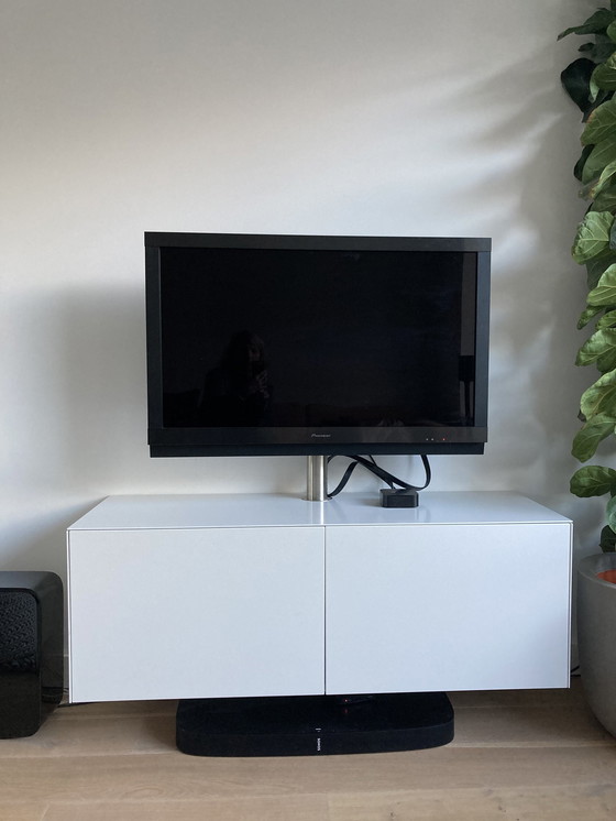 Image 1 of Karat modern white TV Furniture