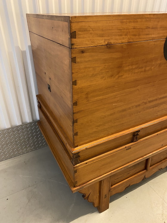 Image 1 of 2 boîtes de mariage chinoises d'époque