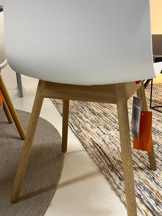 Image 1 of Sillas de comedor blancas Hay Aac12