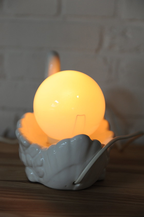 Image 1 of Sculptural porcelain table lamp in the shape of a swan