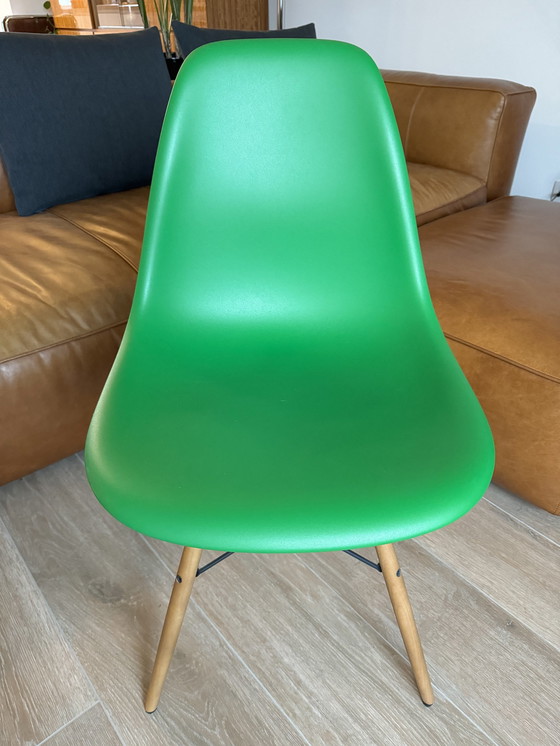 Image 1 of 4x Vitra Eames Plastic Chairs