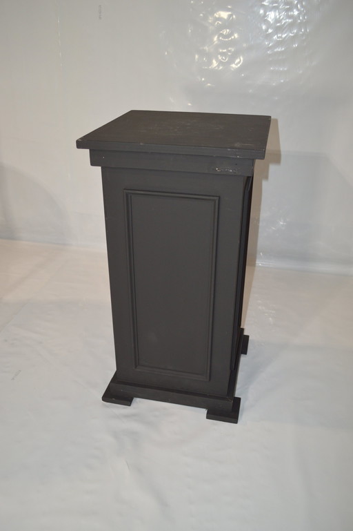 Black Column (Wood)