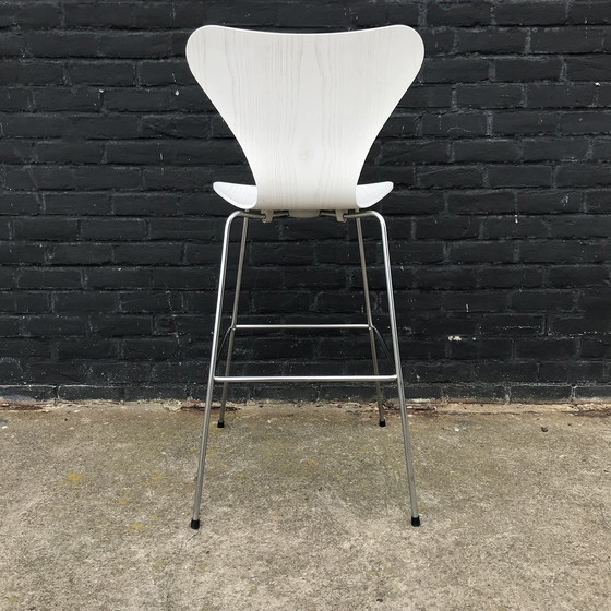 Image 1 of Arne Jacobsen, Fritz Hanssen Tabouret papillon