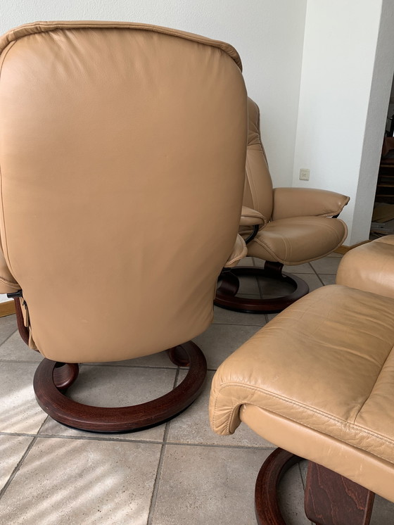 Image 1 of 2x Ekornes relax armchairs + footstool