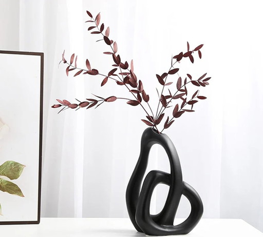 Black Interlaced Design Vase