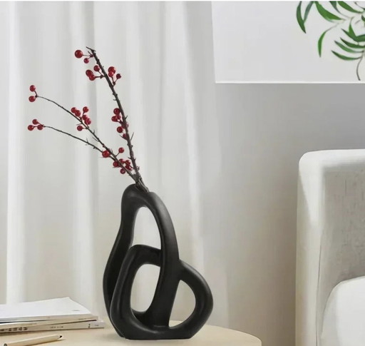 Black Interlaced Design Vase