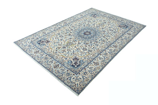 Hand-knotted Nain 9La Persian Rug With Silk