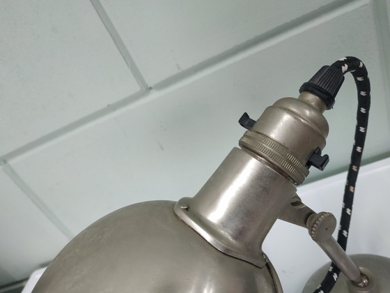 Image 1 of Vintage Industrial Years 30-50 Adjustable Ínfolding Lamp.