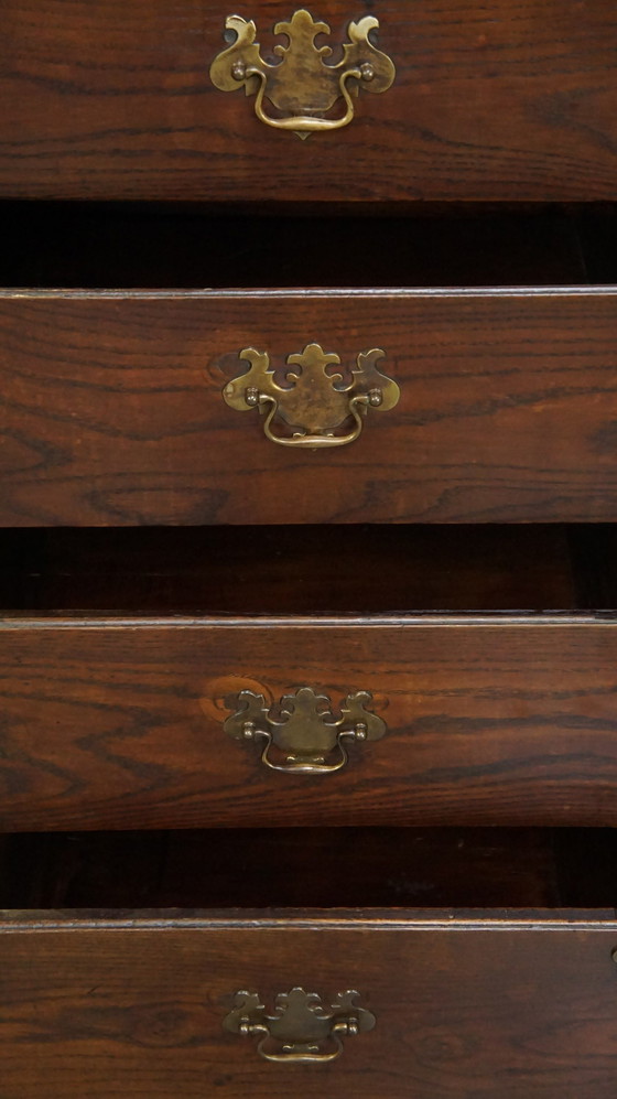 Image 1 of Oak Chest of Drawers With 5 Drawers