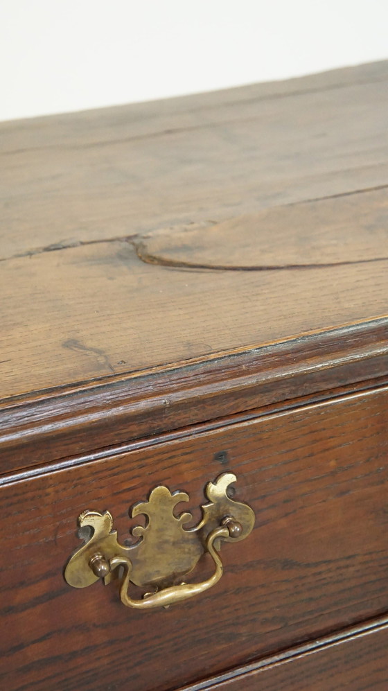 Image 1 of Oak Chest of Drawers With 5 Drawers