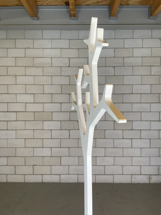 Image 1 of Porte-manteau Swedese Tree par Michael Young & Katrin Olina