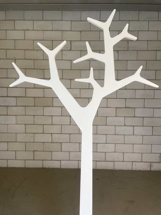 Image 1 of Porte-manteau Swedese Tree par Michael Young & Katrin Olina