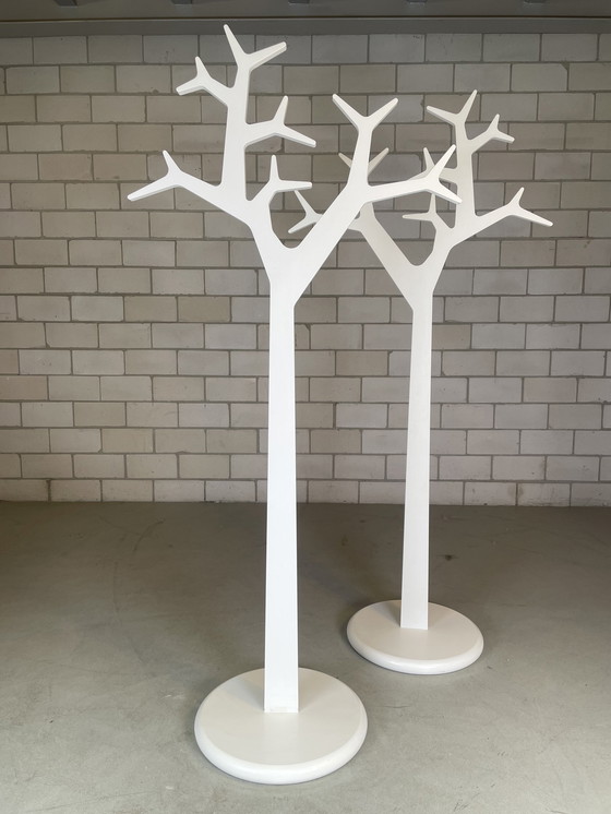 Image 1 of Porte-manteau Swedese Tree par Michael Young & Katrin Olina