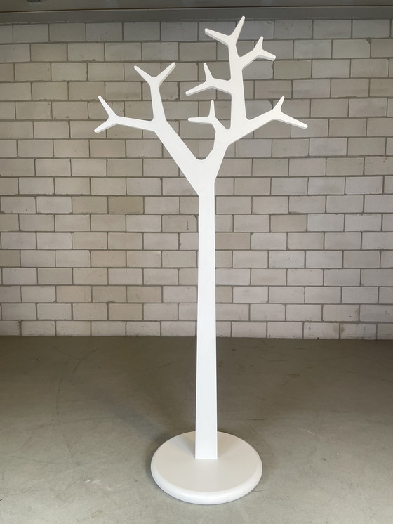 Image 1 of Porte-manteau Swedese Tree par Michael Young & Katrin Olina