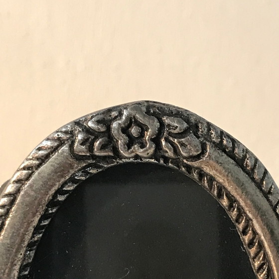Image 1 of Cornice ovale placcata in argento