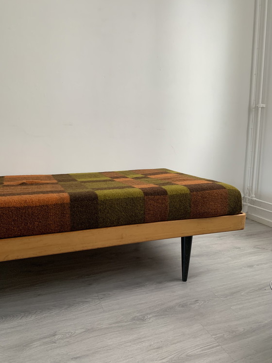 Image 1 of Minimalist Daybed 50S