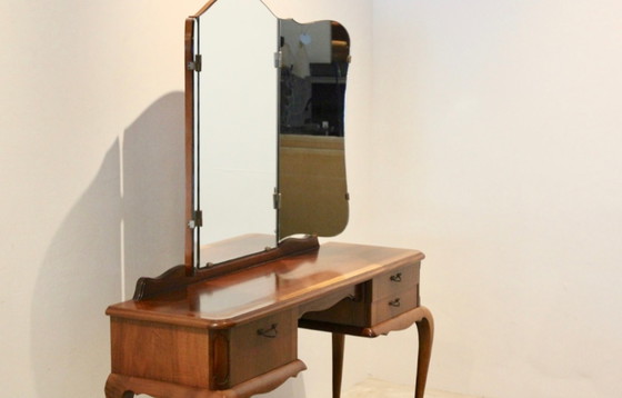 Image 1 of Dutch Mahogany Vanity Dresser with Tri-Fold Mirror (Meuble-lavabo en acajou avec miroir à trois volets)