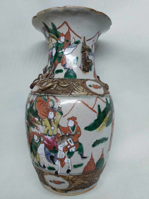 Antique Chinese Nanking vase handpainted with warriors 19th C