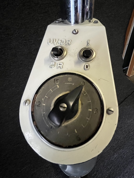 Image 1 of Lampada riscaldante industriale d'epoca per ospedale