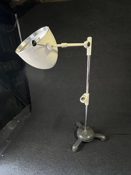 Image 1 of Lampe chauffante industrielle vintage pour hôpital