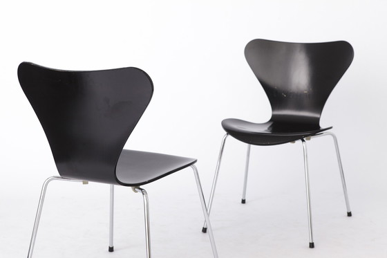 Image 1 of 2 Arne Jacobsen Chairs, Model 3107, 1980S, For Fritz Hansen, Danish