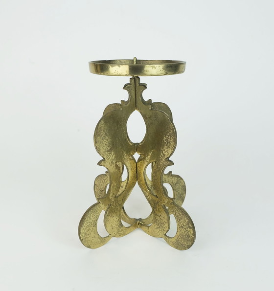 Image 1 of Dekorativer 1960Er 70Er Jahre Mid Century Brutalist Messing Kerzenleuchter Für Eine Große Kerze