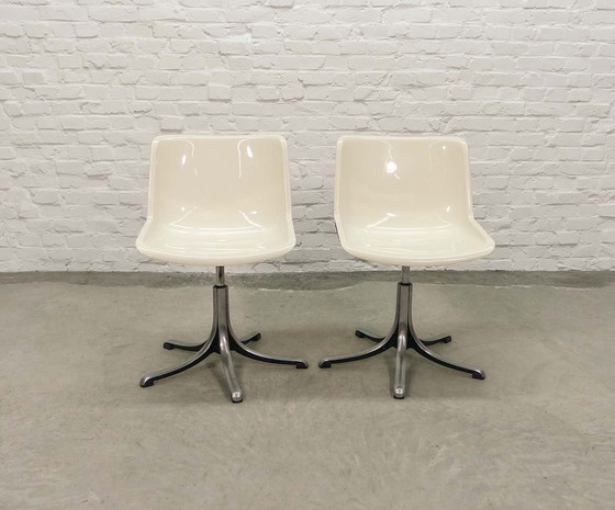 Image 1 of Set of Two White Osvaldo Borsani 'Modus' Fiberglass and Aluminium Desk Side Chairs for Tecno, Italy, 1970s.