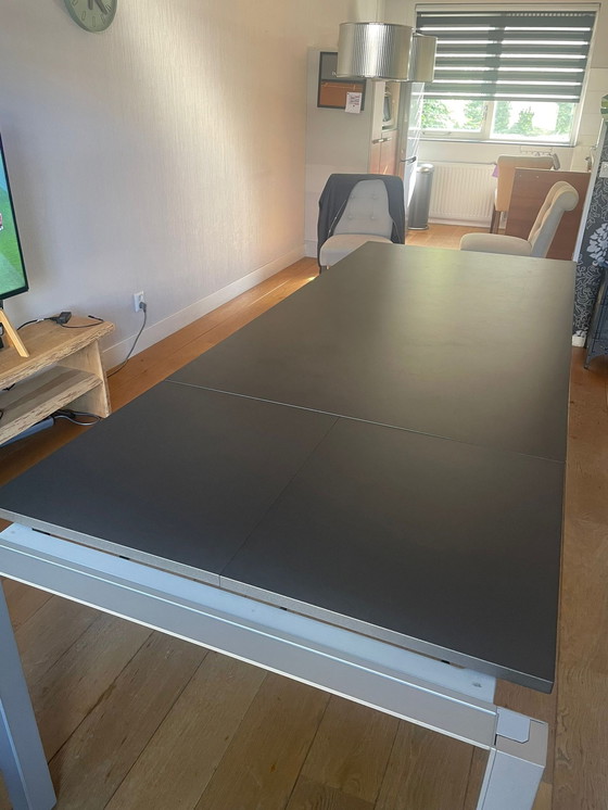 Image 1 of Leolux dining table