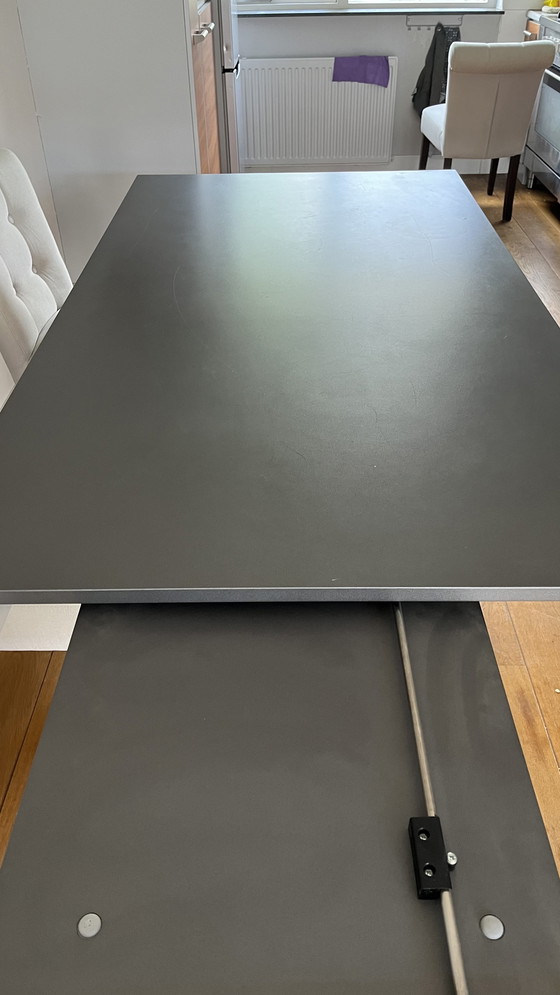 Image 1 of Leolux dining table