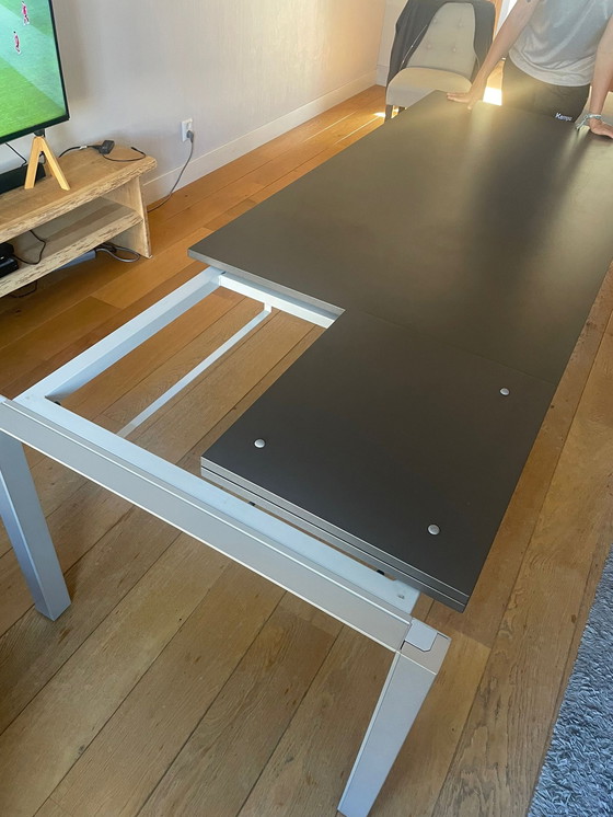 Image 1 of Leolux dining table