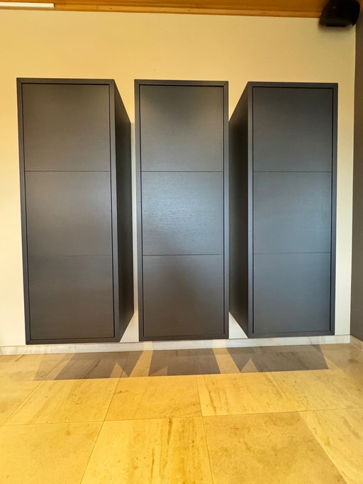 3x Wall Cabinets