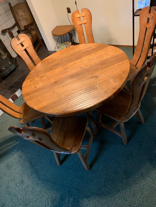 De Puydt Dining Table And 6 Chairs