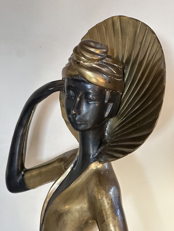 Image 1 of Elegante scultura in bronzo Art Déco 