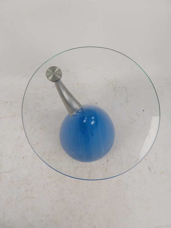 Image 1 of 1 x table d'appoint en plastique bleu et verre 1980