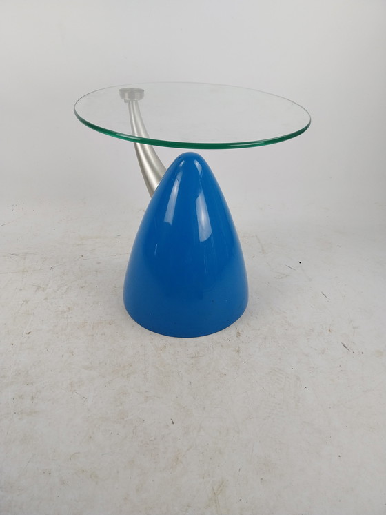 Image 1 of 1 x table d'appoint en plastique bleu et verre 1980