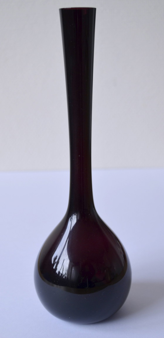 Image 1 of Vase Arthur Percy aubergine