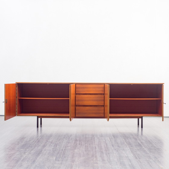 Image 1 of Années 60 Sideboard, noyer, 248cm, restauré