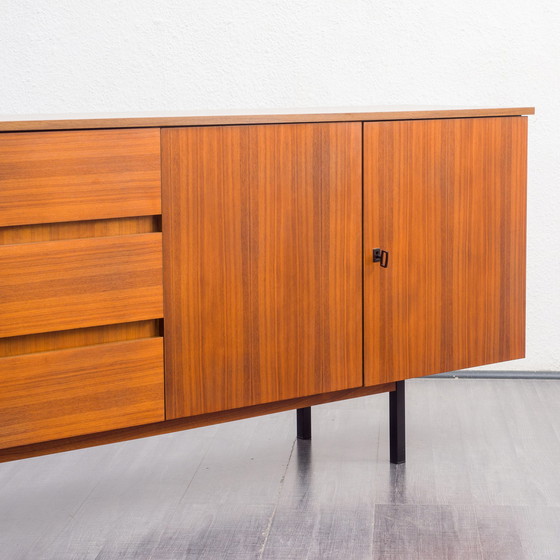 Image 1 of Années 60 Sideboard, noyer, 248cm, restauré