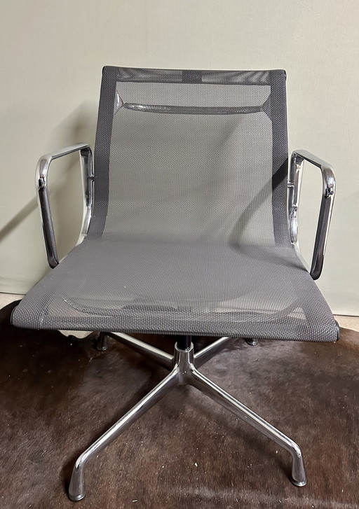 Vitra EA 108 swivel chrome Netweave chair