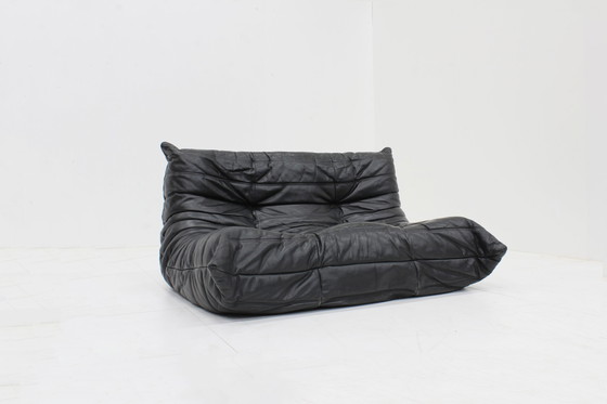 Image 1 of Original Ligne Roset canapé 2 places Togo en cuir noir 1990