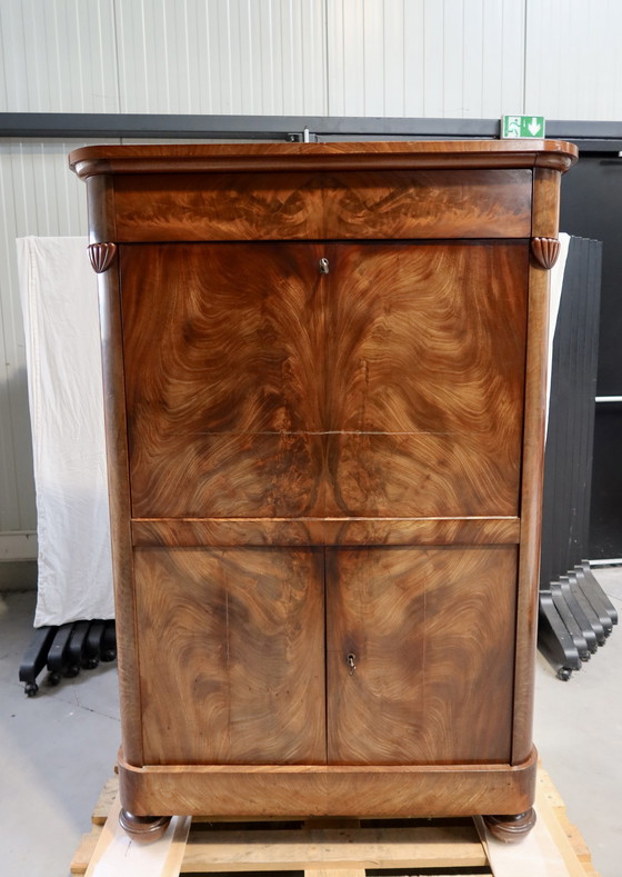 Image 1 of Antique mahogany desk from the 19th century