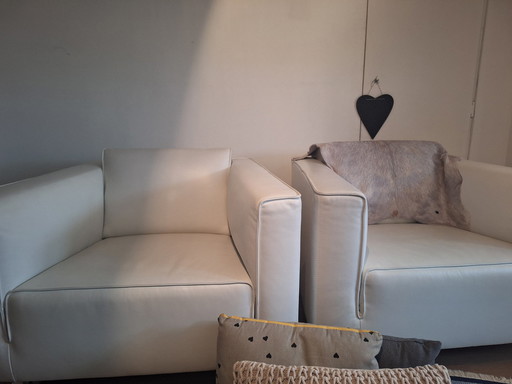 2X Design On Stock Mr. Blizz, White Leather Armchairs