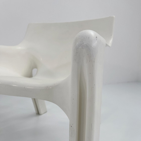 Image 1 of Pair Of White Vicario Lounge Chairs By Vico Magistretti For Artemide, 1970S