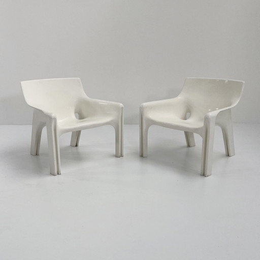 Pair Of White Vicario Lounge Chairs By Vico Magistretti For Artemide, 1970S