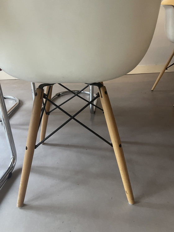 Image 1 of 3 X Undercarriage Vitra