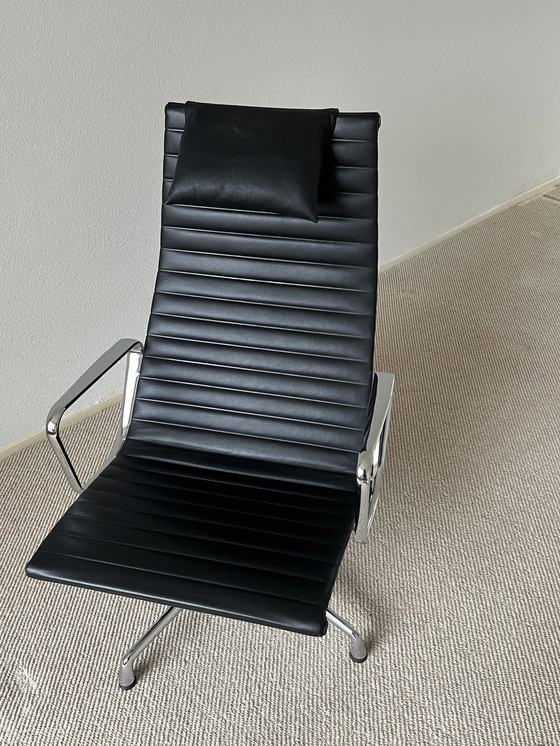 Image 1 of Vitra Ea124 Lounge Chair Black