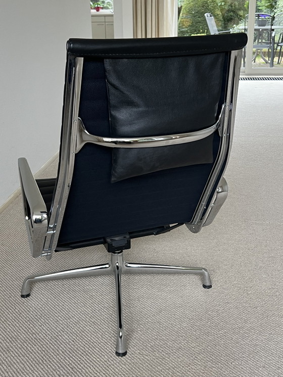 Image 1 of Vitra Ea124 Lounge Chair Black