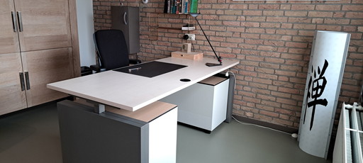 Bureau Gispen avec blocs tiroirs + chaise Ahrend